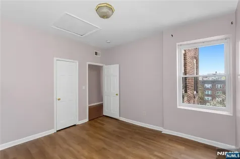 133 Maple Avenue East Orange NJ 07017