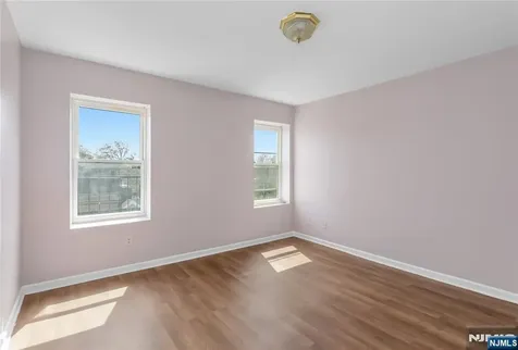 133 Maple Avenue East Orange NJ 07017