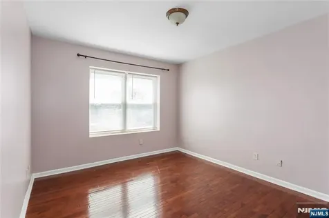 133 Maple Avenue East Orange NJ 07017
