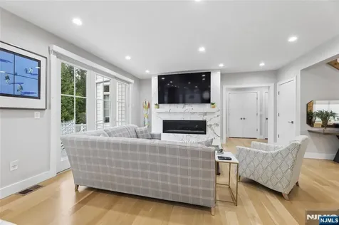 31 Engleside Street Cresskill NJ 07626