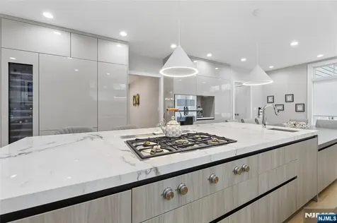31 Engleside Street Cresskill NJ 07626