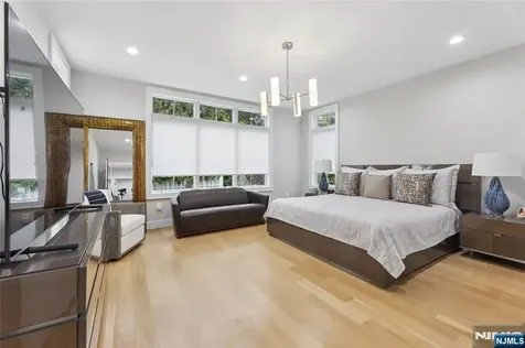 31 Engleside Street Cresskill NJ 07626