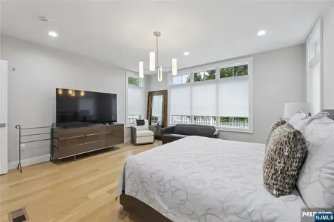 31 Engleside Street Cresskill NJ 07626