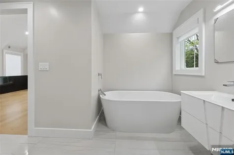 31 Engleside Street Cresskill NJ 07626