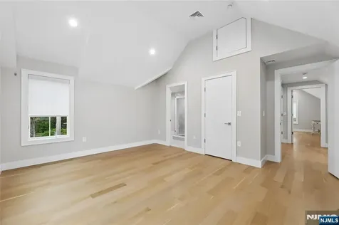 31 Engleside Street Cresskill NJ 07626