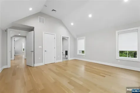 31 Engleside Street Cresskill NJ 07626