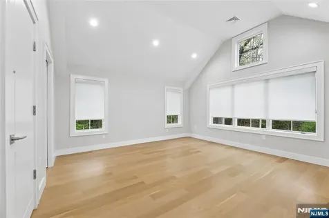 31 Engleside Street Cresskill NJ 07626
