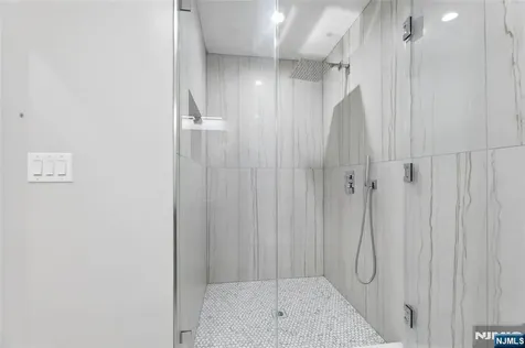 31 Engleside Street Cresskill NJ 07626