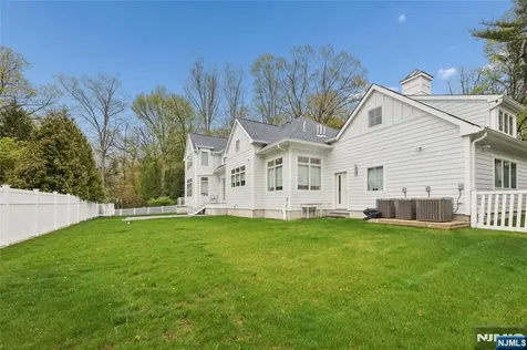 31 Engleside Street Cresskill NJ 07626
