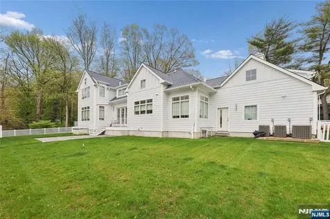 31 Engleside Street Cresskill NJ 07626