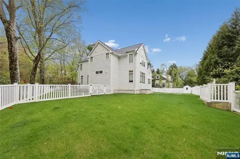 31 Engleside Street Cresskill NJ 07626