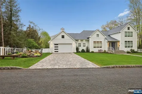 31 Engleside Street Cresskill NJ 07626