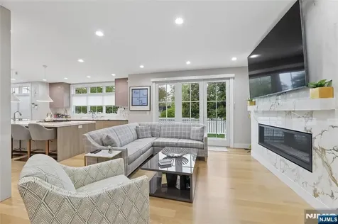 31 Engleside Street Cresskill NJ 07626