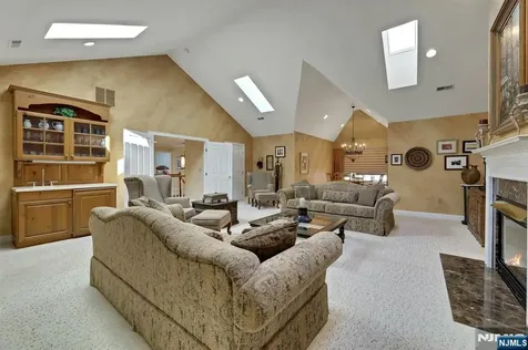 278 Hampshire Ridge Park Ridge NJ 07656
