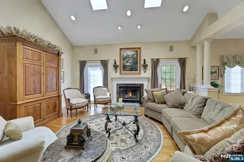 278 Hampshire Ridge Park Ridge NJ 07656
