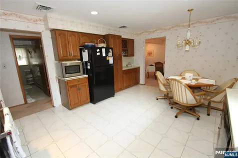 28 Taylor Woodland Park NJ 07424