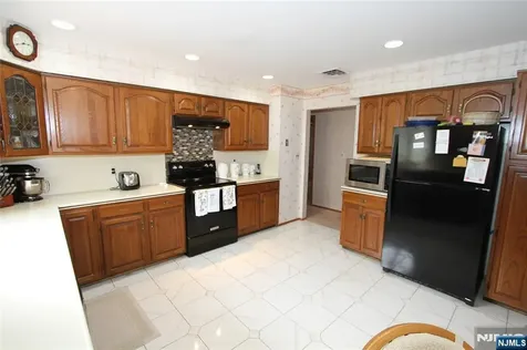 28 Taylor Woodland Park NJ 07424