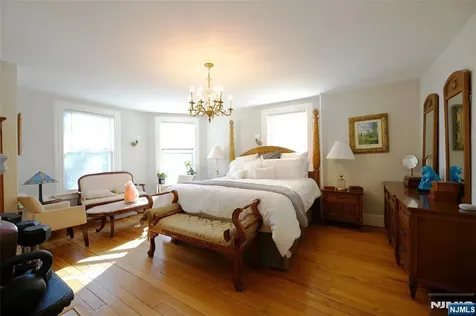 433 New England Terrace Orange NJ 07050