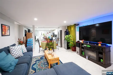 433 New England Terrace Orange NJ 07050