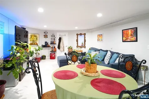 433 New England Terrace Orange NJ 07050