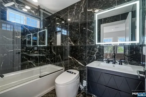 307 Schepis Avenue Saddle Brook NJ 07663