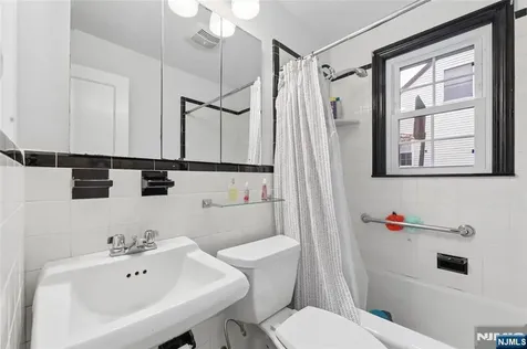 24 N Crest Drive Cresskill NJ 07626