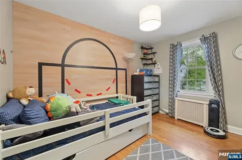24 N Crest Drive Cresskill NJ 07626