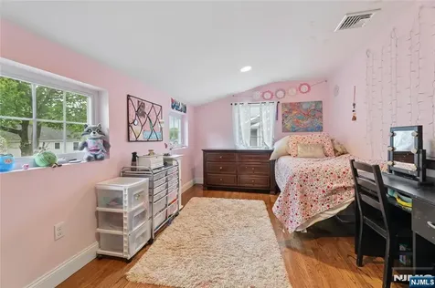 24 N Crest Drive Cresskill NJ 07626