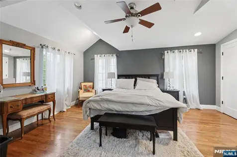 24 N Crest Drive Cresskill NJ 07626