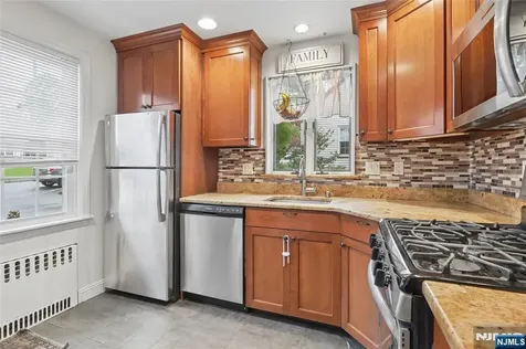 24 N Crest Drive Cresskill NJ 07626
