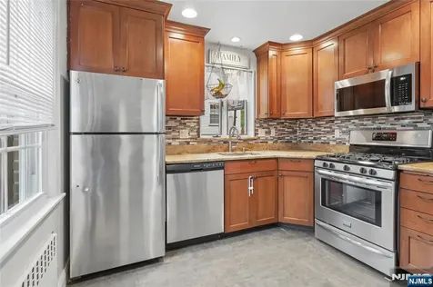 24 N Crest Drive Cresskill NJ 07626