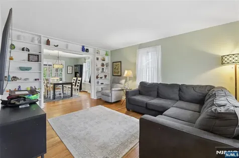 24 N Crest Drive Cresskill NJ 07626