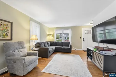 24 N Crest Drive Cresskill NJ 07626