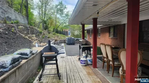 468 Oak Street Ridgefield NJ 07657