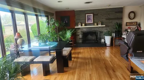 468 Oak Street Ridgefield NJ 07657