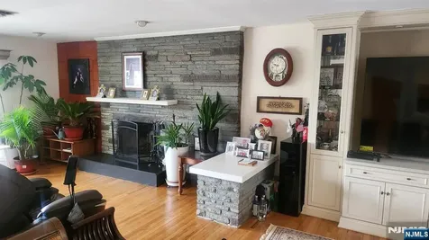 468 Oak Street Ridgefield NJ 07657