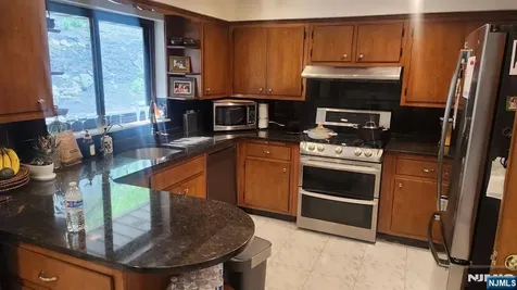 468 Oak Street Ridgefield NJ 07657