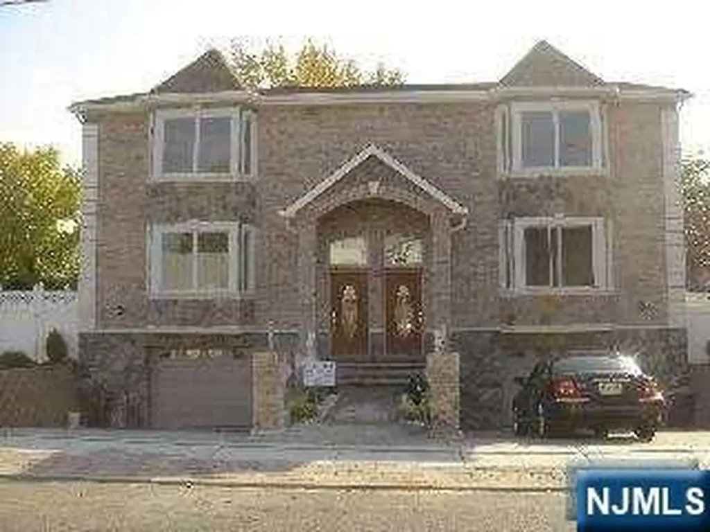 26 Lee Street Elmwood Park NJ 07407