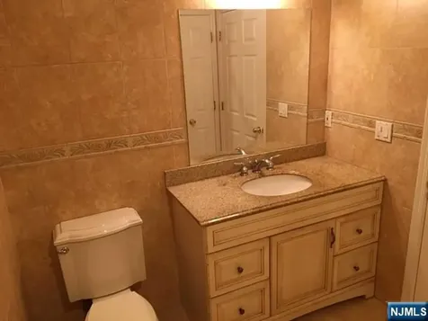 26 Lee Street Elmwood Park NJ 07407