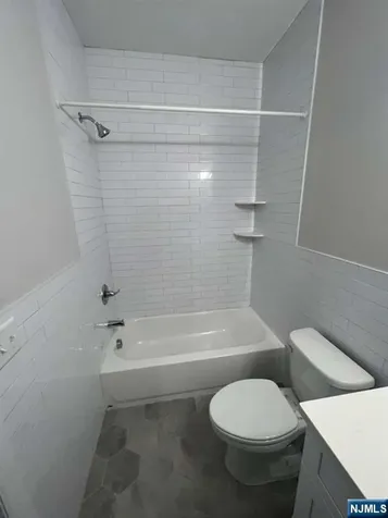 66 Delaware Street Elizabeth NJ 07206