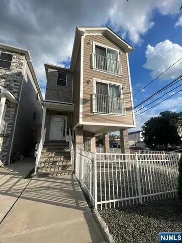 66 Delaware Street Elizabeth NJ 07206