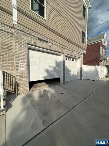 66 Delaware Street Elizabeth NJ 07206