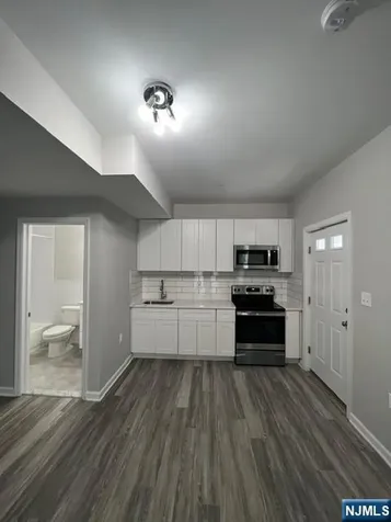 66 Delaware Street Elizabeth NJ 07206