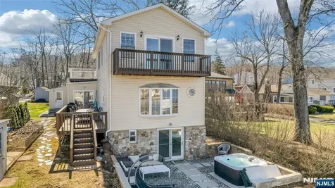 32 Mcnabb Road Jefferson Township NJ 07849