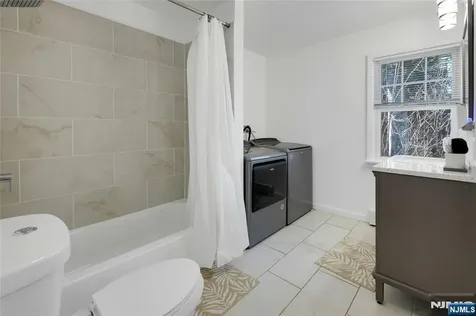 32 Mcnabb Road Jefferson Township NJ 07849