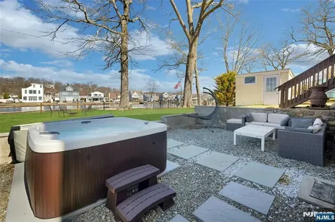 32 Mcnabb Road Jefferson Township NJ 07849