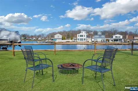 32 Mcnabb Road Jefferson Township NJ 07849