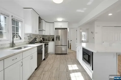 32 Mcnabb Road Jefferson Township NJ 07849