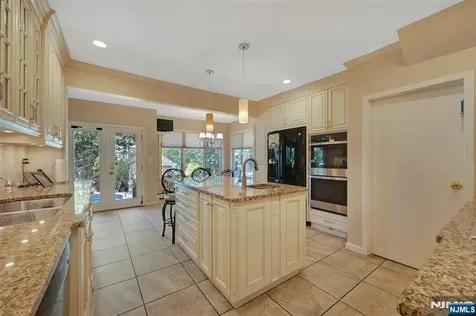 1334 Pennington Road Teaneck NJ 07666