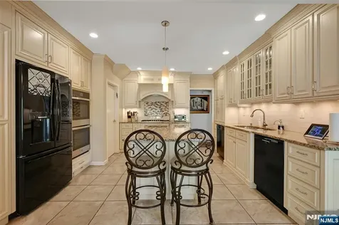 1334 Pennington Road Teaneck NJ 07666
